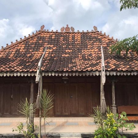 Legiyem Homestay Yogyakarta Exterior photo